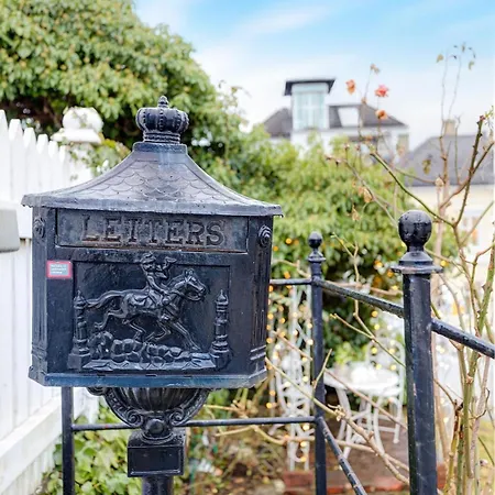 Lysthuset Den Lille - Authentic Wodden House Lägenhet Bergen