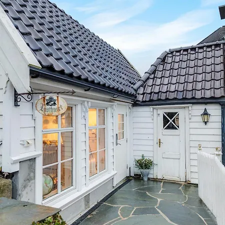 Lysthuset Den Lille - Authentic Wodden House Lägenhet Bergen