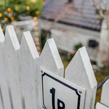 Lysthuset Den Lille - Authentic Wodden House Берген