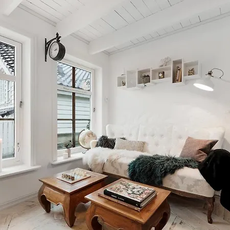 Lysthuset Den Lille - Authentic Wodden House Bergen