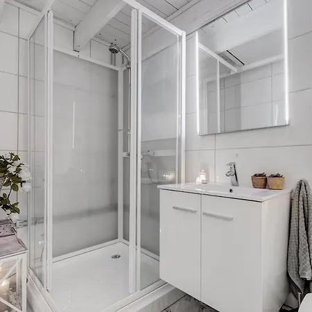 Lysthuset Den Lille - Authentic Wodden House *