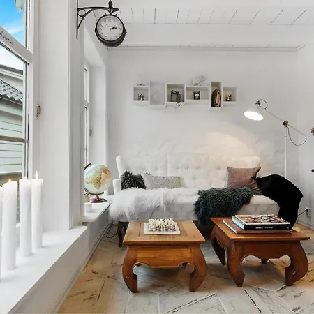 Lysthuset Den Lille - Authentic Wodden House Apartment