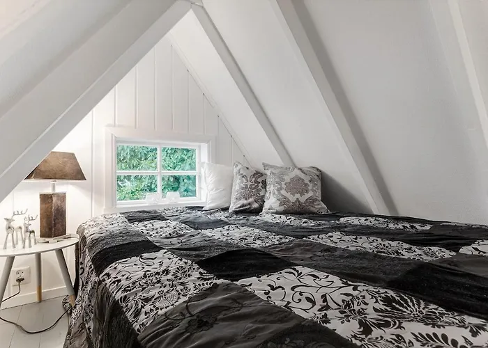 Lysthuset Den Lille - Authentic Wodden House شقة