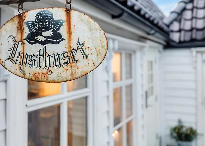 Lysthuset Den Lille - Authentic Wodden House Apartament