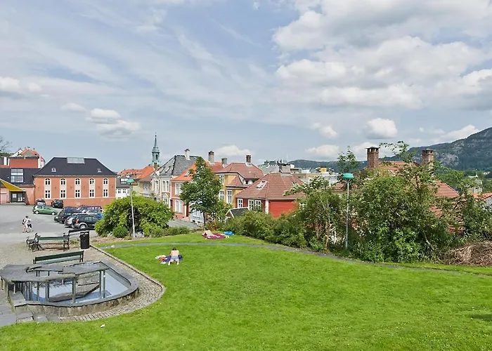 Lysthuset Den Lille - Authentic Wodden House *